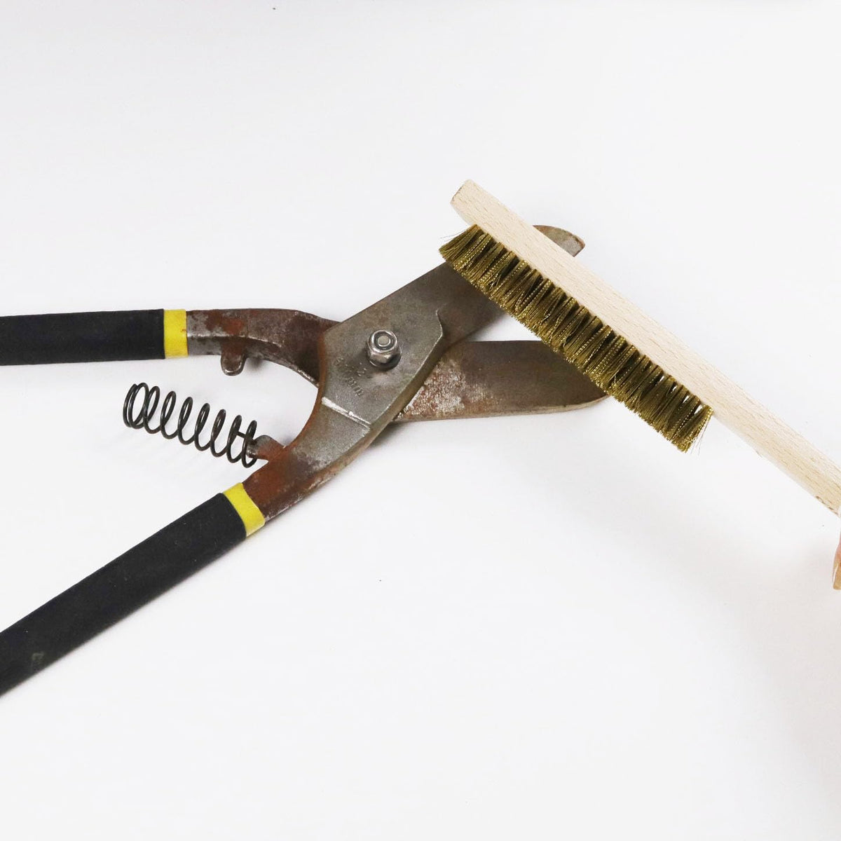 MAXMAN Brass Brush 3Pcs, Soft Brass 8 Rows 20 Bristles Wire Brush for Cleaning Metal Rust, Welds, Home and Kitchen, Wire Scratch Brushes with 10" Beechwood Handle