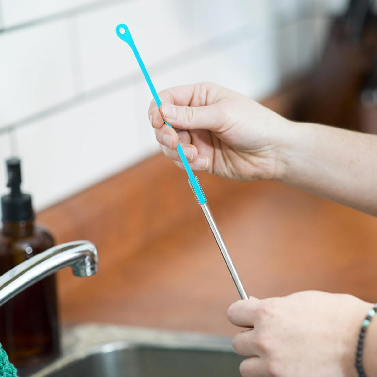 2pcs Silicone Straw Cleaning Brush, Straw Brushes Bristles Cleaner Brush Extra Long Straws Cleaner Brushes for Cleaning Stanley Drink Lid (Blue)