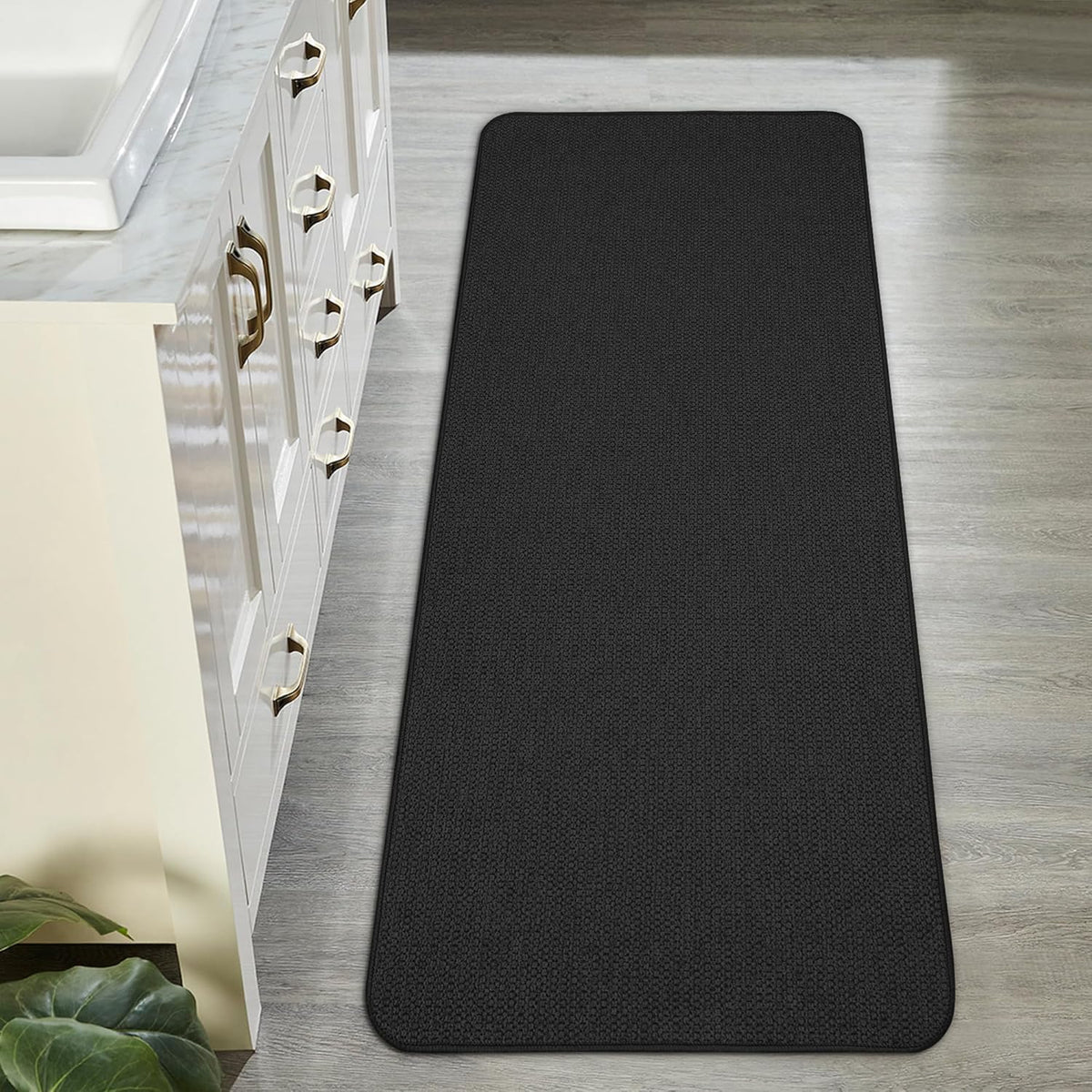 Bath Mat,Ultra Thin Bathroom Runner Rugs,Large Bath Mats for Bathroom,Quick Dry,Non-Slip,Machine Washable,Low Pile,Bath Rug,Shower Outside,Sink,Home Decor Accessories.Black,1'9"x3'11"（21x47inch）
