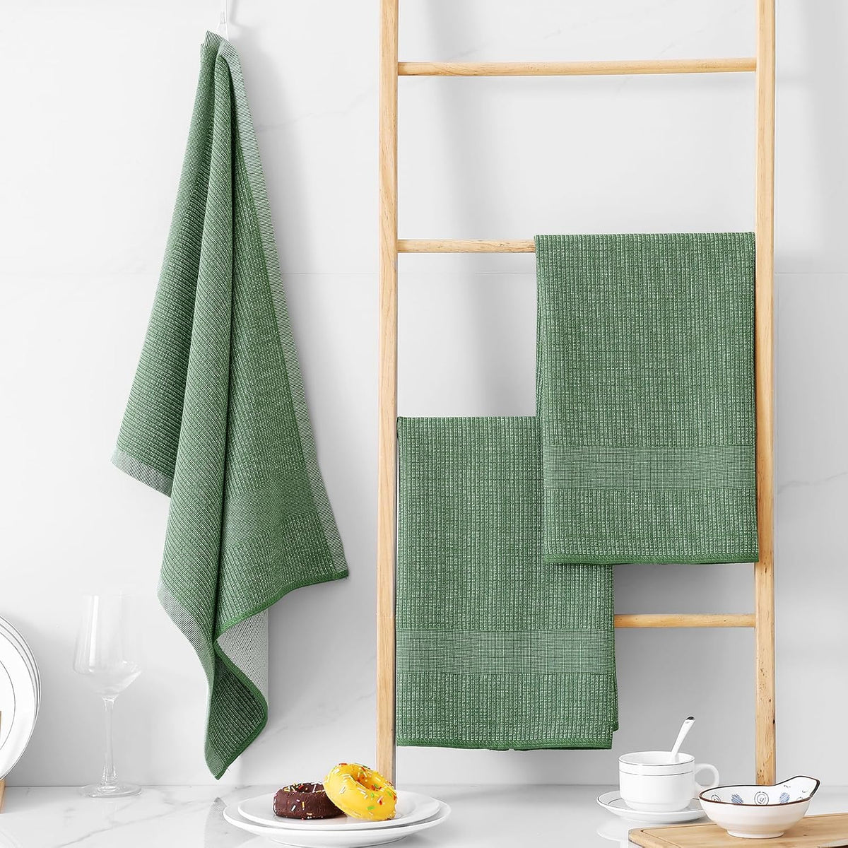 Homaxy Premium Kitchen Towels(18”x 28”, 12 Pack), Large Cotton Kitchen Hand Towels, Flat and Terry Dish Towels, 380 GSM Highly Absorbent Tea Towel Set with Hanging Loop, Grass Green